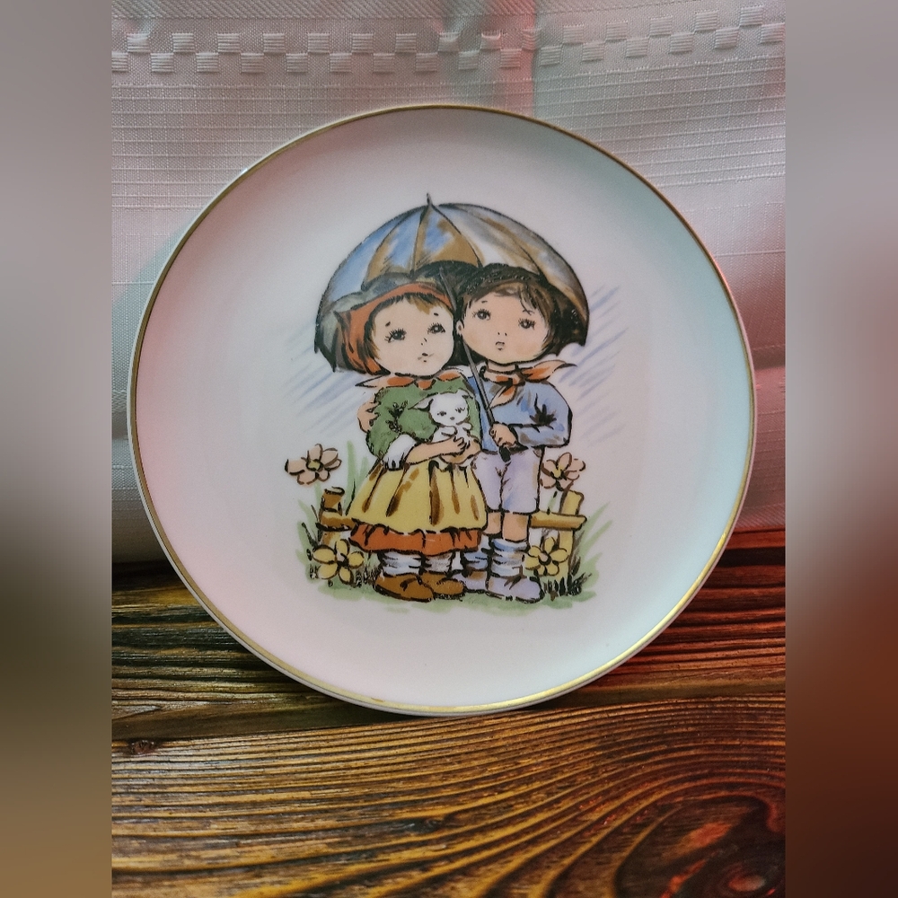 Vintage Nevco Japanese Collectible Plate Boy Girl Under Umbrella